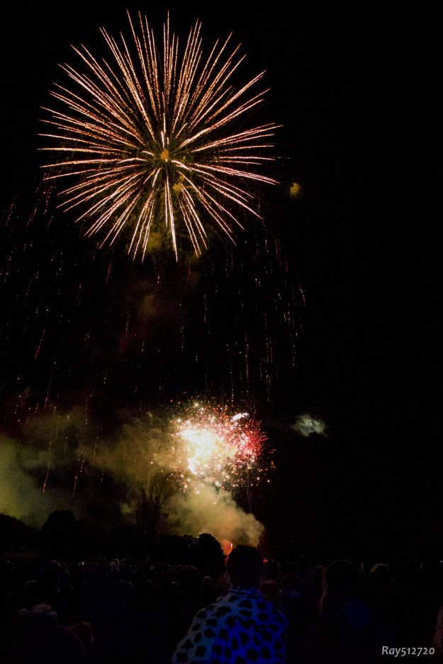 08_D810 ~ Fireworks @ South Parks_Oxford - 08112014_8100844_a_comp.